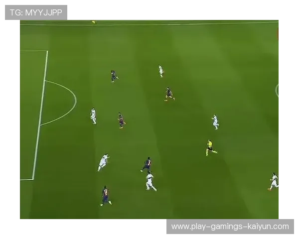 巴萨中场核心的远射破网成为当晚亮点