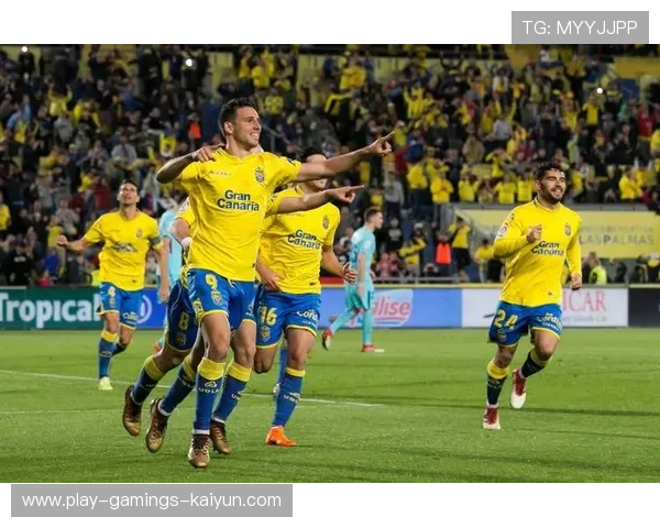 足球西甲挑传助攻门前包抄轻松推射：从观念到动作的实战提升